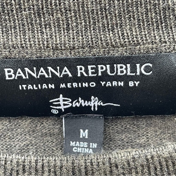 Banana Republic Men's Charcoal Merino Wool Crewneck Sweater, Italian Made, M - Picture 7 of 7